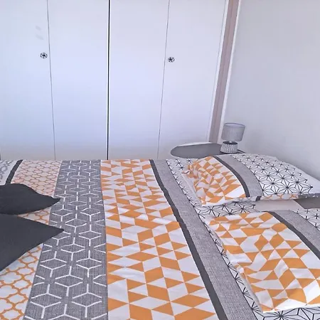 Moderne Et Climatise Avec Grande Terrasse Proche Centre-ville - Le Patio Fleuri Apartment *